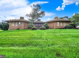 1515 Detwiler Dr, York, PA 17404