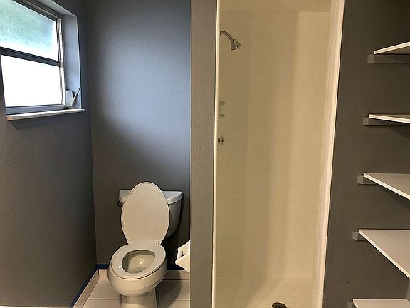 5th image of 5439 Winewood Dr