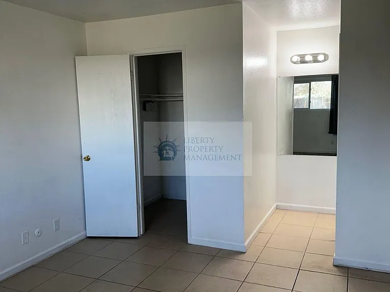 2446 Burlington Pl #2446 — Photo 8