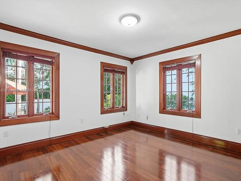 1137 Asturia Ave — Photo 32