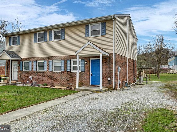 2nd image of 23 O'Neill Ave