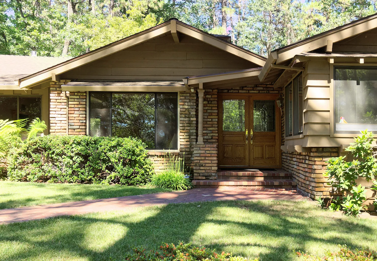 5696 Brookview Way photo 1