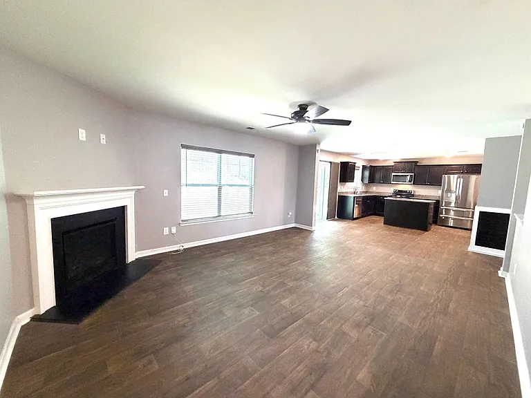 220 Roper St — Photo 12