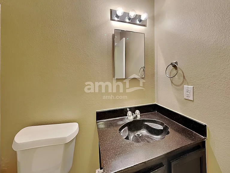 1100 Willow Tree Dr — Photo 14