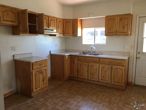 4th image of 451 E Orange Ave