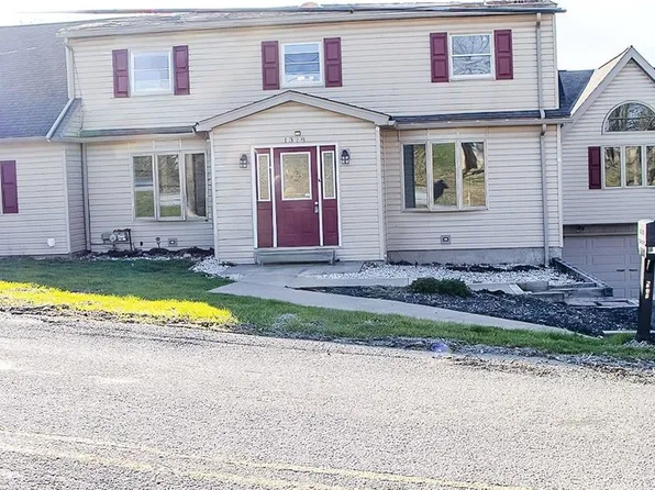 1378 Robbins Station Rd, North Huntingdon, PA 15642