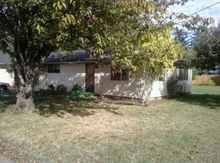 143 Azalea Dr, Eugene, OR 97404