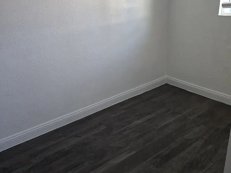 2546 Traction Ave #7 — Photo 8