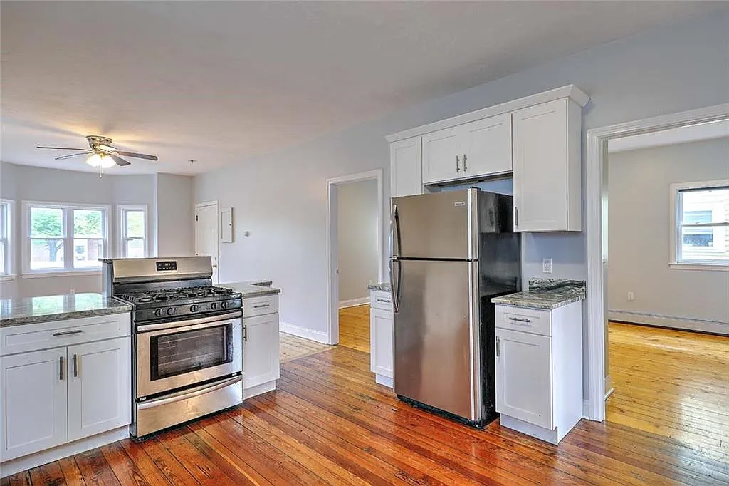 Building Photo - 50 Barton St #2