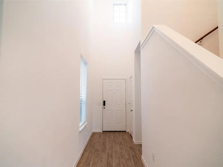 8214 Star Terrace Dr — Photo 11