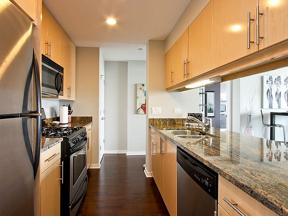 5th image of 611 S Wells St #2906