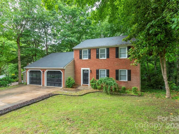 39 Foxberry Dr, Arden, NC 28704