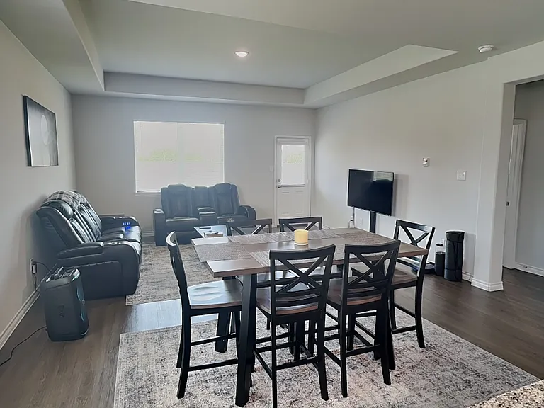 2436 Dahlia Dr — Photo 4