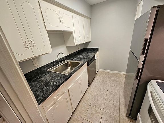2nd image of 2121 Fountain View Dr E #E-82