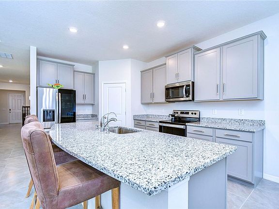 5th image of 12463 Shining Willow St