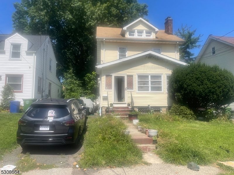 2nd image of 312 W 2Nd Ave