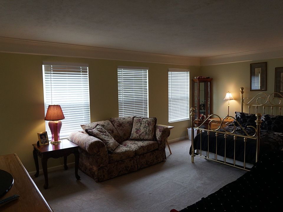 1st Floor Bedroom