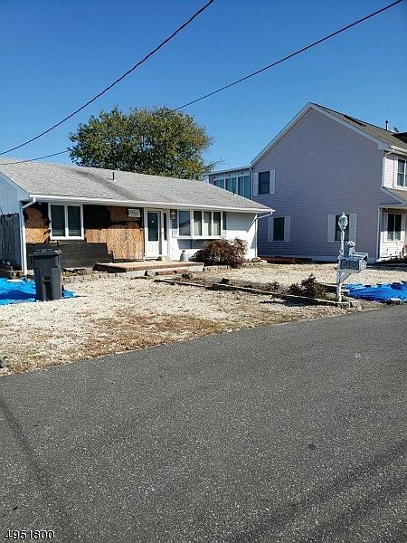 1st image of 3450 E Thistle Ave