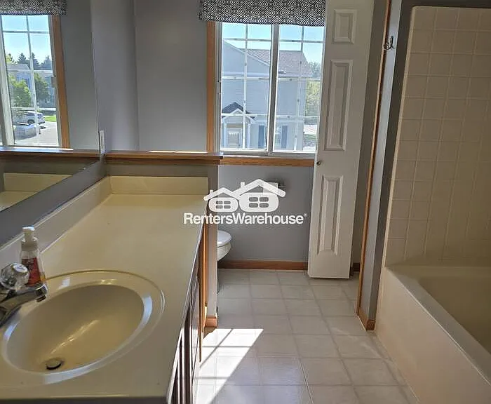 1945 Mockingbird Ave — Photo 19