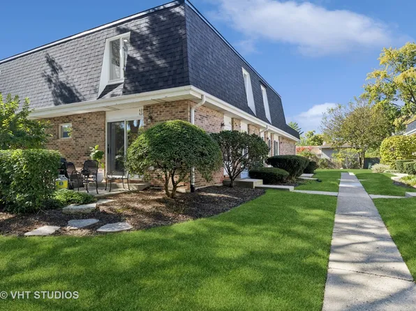 428 Sunnybrook Ln #B, Wheaton, IL 60187