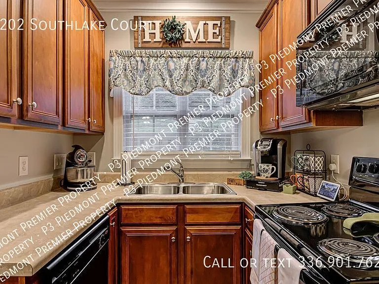 1202 Southlake Ct — Photo 32