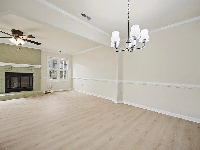5589 Campus Dr #1 — Photo 30