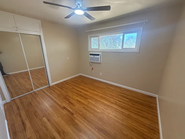 5457 Dorothy Dr — Photo 17