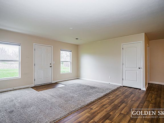 3rd image of 1309 W Sheffield Dr