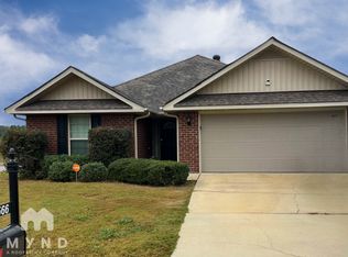 566 Waterford Ln, Calera, AL 35040