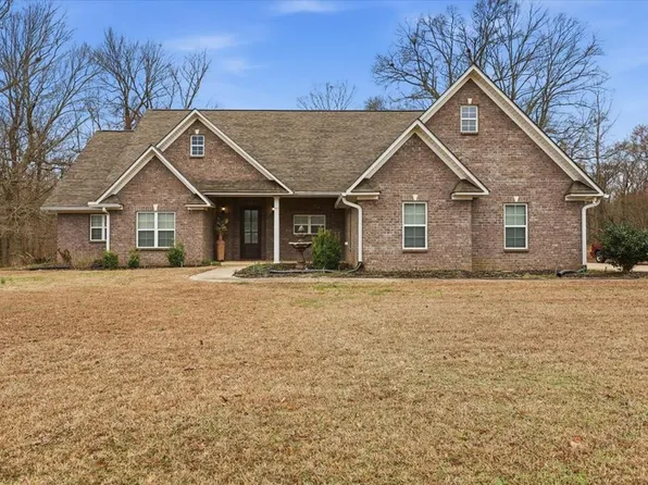 129 Pebble Beach Dr, Vicksburg, MS 39183