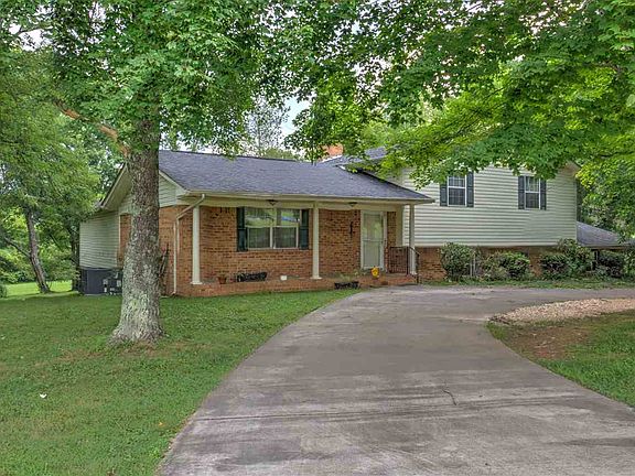 2nd image of 189 Live Oak Trl NE