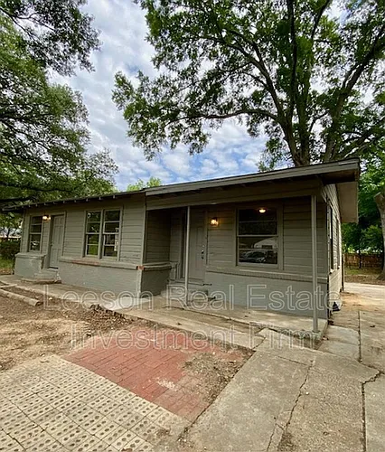 3025 Drexel St Photo 1