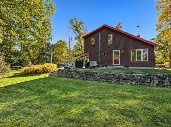 306 Thompson Rd, Webster, MA 01570