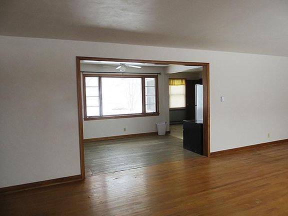 3rd image of 405 E Franklin St