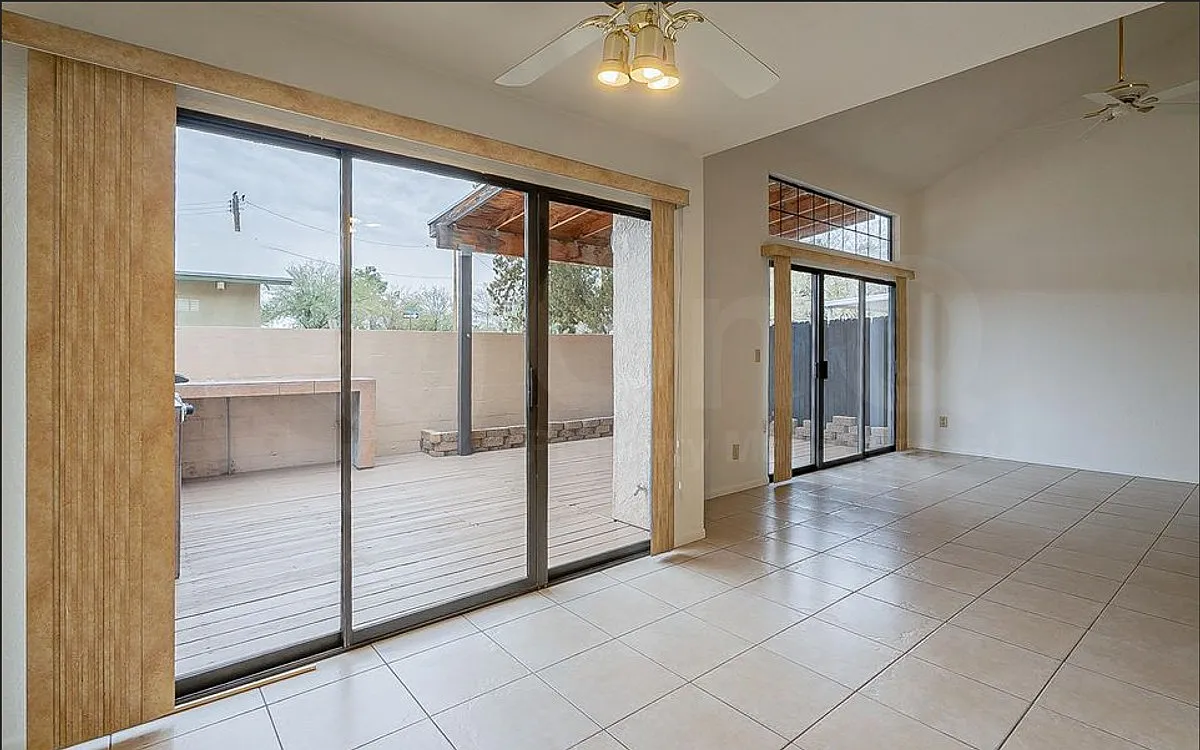 3 bed, 2.0 bath, 1234 sqft, $1,599 — Photo 4
