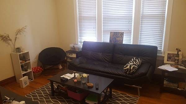 2nd image of 852 N Leavitt St