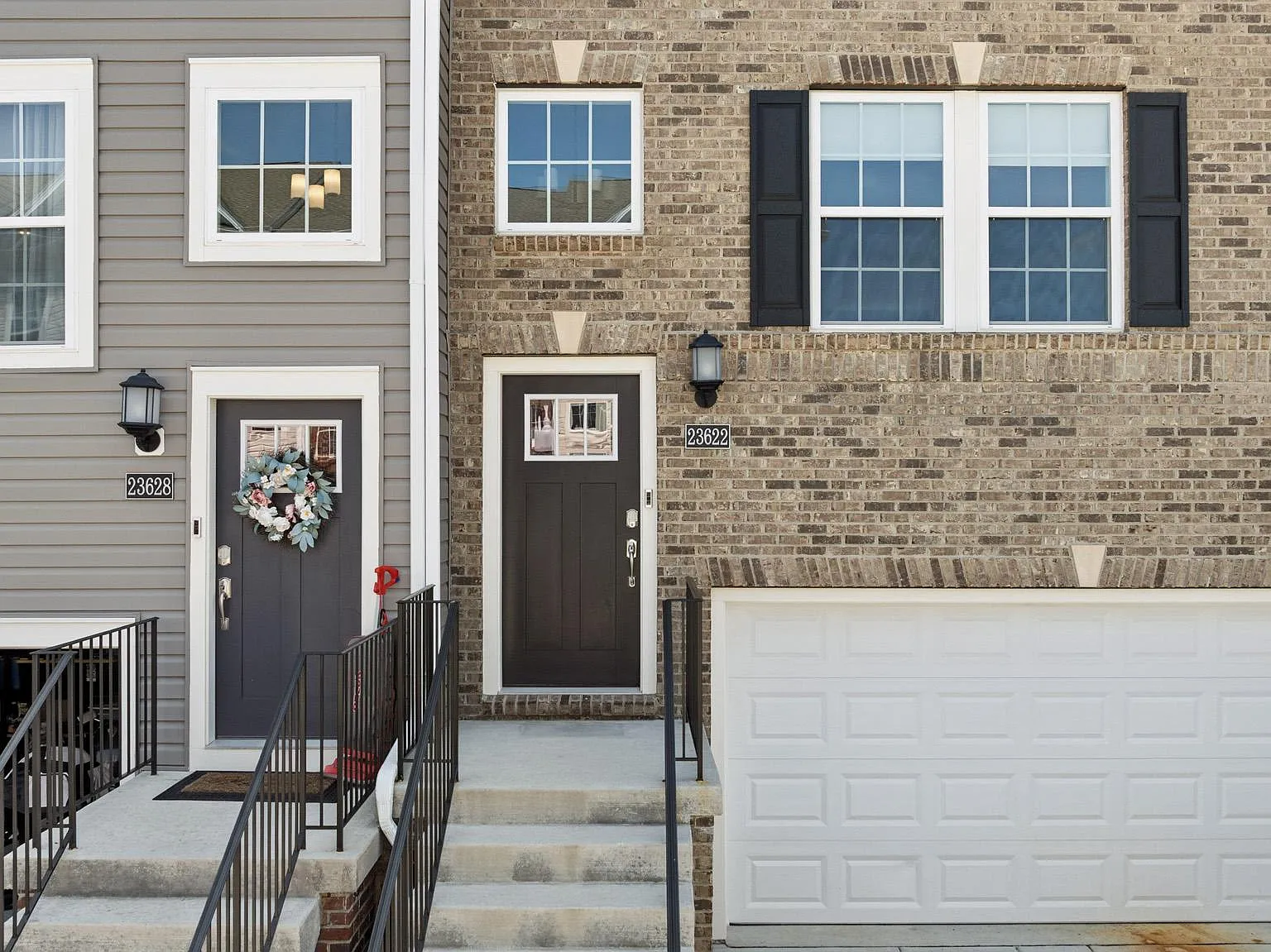 3 bed, 3.5 bath, 2327 sqft, $2,800 — Photo 2
