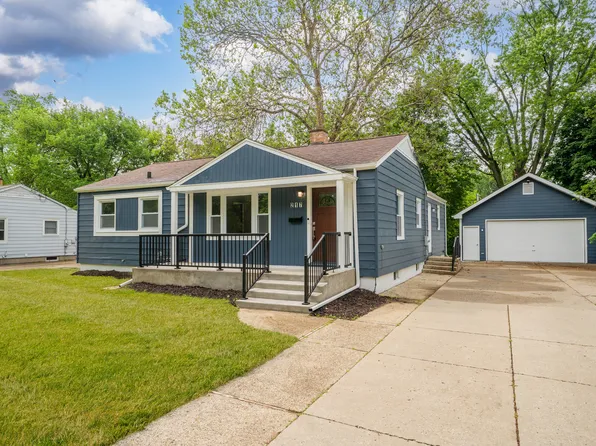217 Chandler Dr, Mundelein, IL 60060