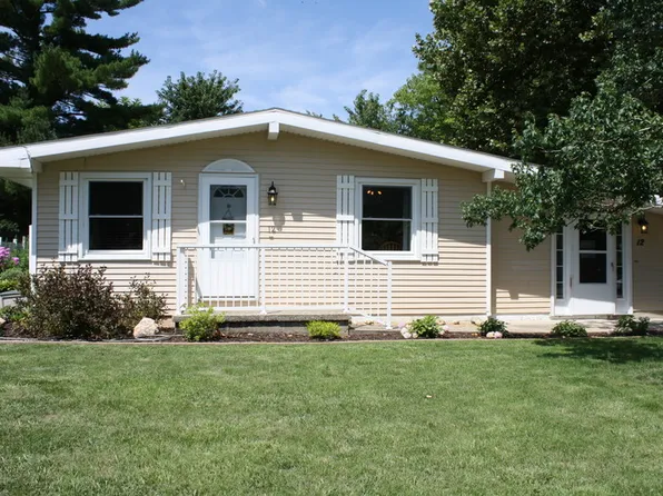 12 Heiser Dr, Fisher, IL 61843