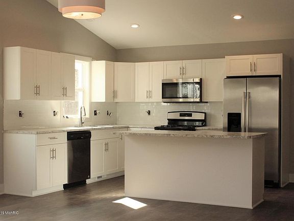 3rd image of 130 Depot Hill Ct