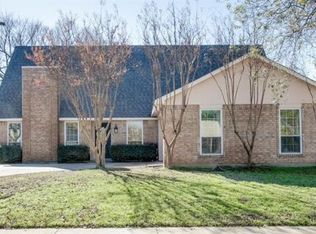 38 Robins Nest Dr, Hickory Creek, TX 75065