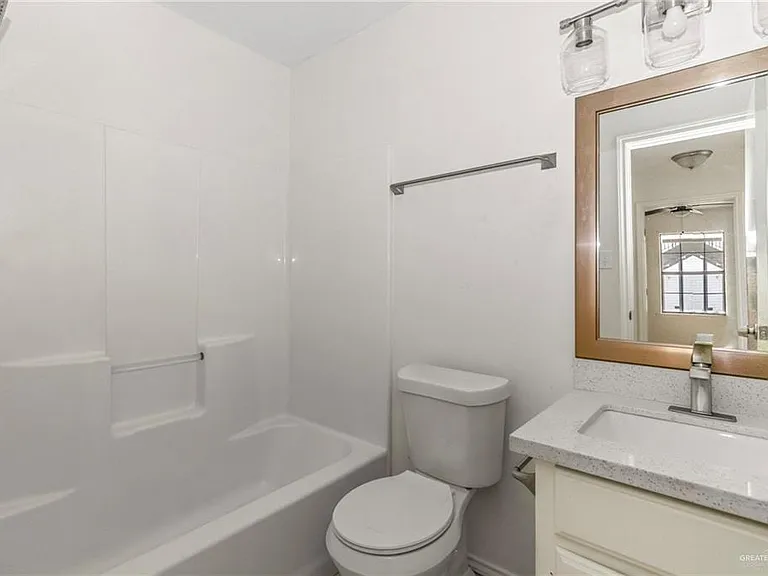 4601 S 24th St #3 — Photo 8