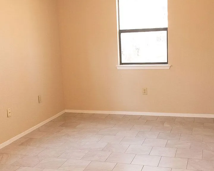 4938 Blue Water Cir — Photo 17