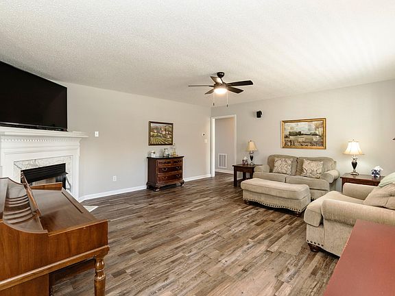 5th image of 1009 Open Field Dr