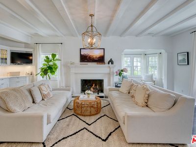 10736 Le Conte Ave, Los Angeles, CA, 90024