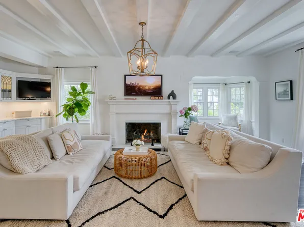 10736 Le Conte Ave, Los Angeles, CA 90024