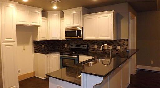 5th image of 3115 SW Riverstone Ave