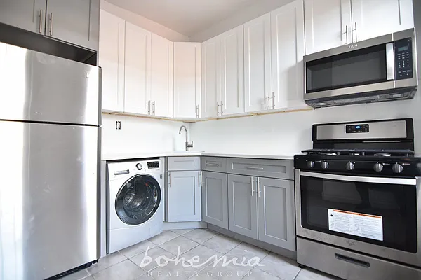 Rented by Bohemia Realty Group | media 12