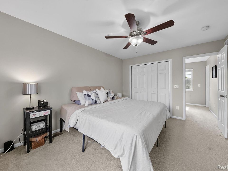 4554 Hunters Cir E, photo 19