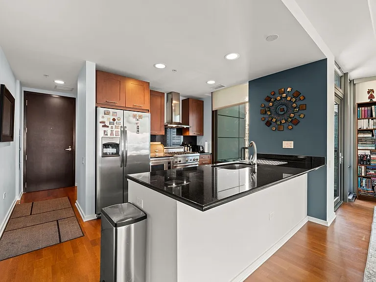 240 E Illinois St #1802 — Photo 15